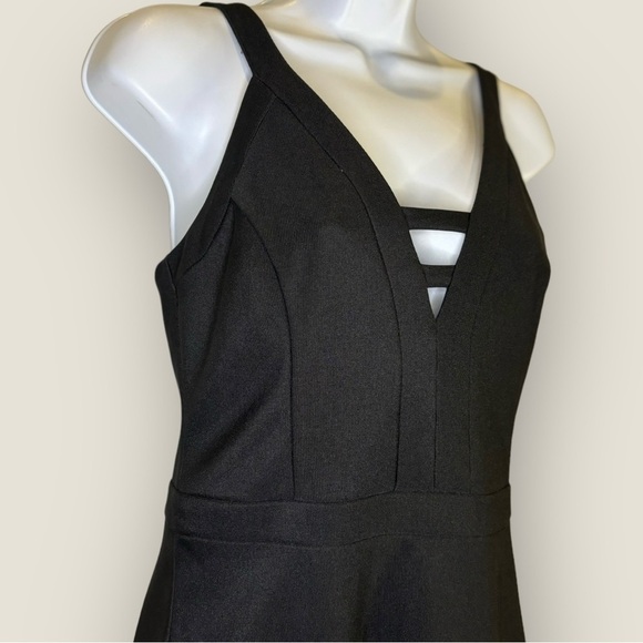 Black Guess cocktail dress 👗 Size 4 - Picture 5 of 10